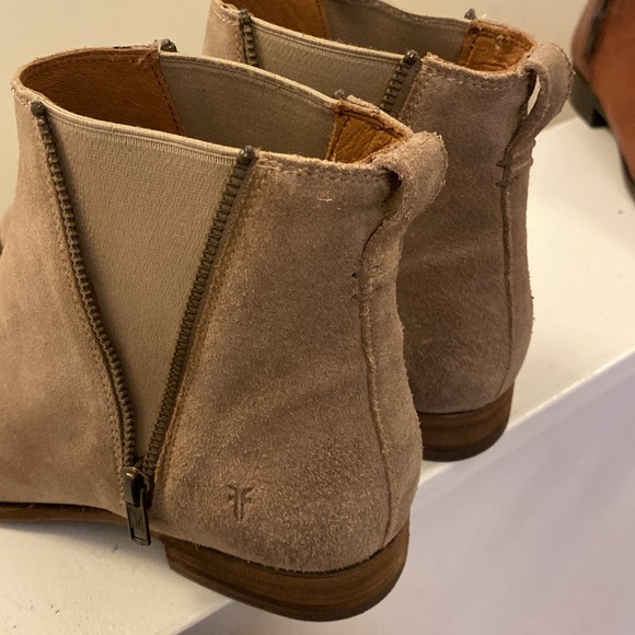 Frye Carly Zip Chelsea Booties in ash suede - Picture 4 of 9